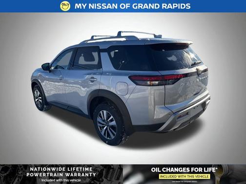 2025 Nissan Pathfinder SL 4WD