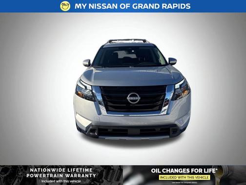 2025 Nissan Pathfinder SL 4WD