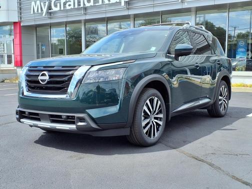 2025 Nissan Pathfinder Platinum 4WD