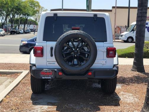 2025 Jeep Wrangler 4xe Sahara