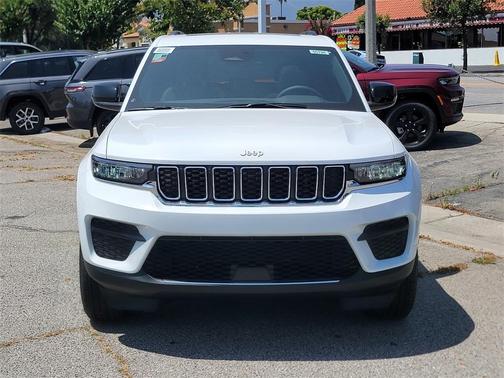 2025 Jeep Grand Cherokee Laredo X