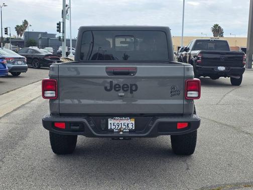 2021 Jeep Gladiator Sport