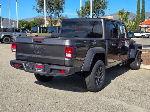 2026 Jeep Gladiator Sport