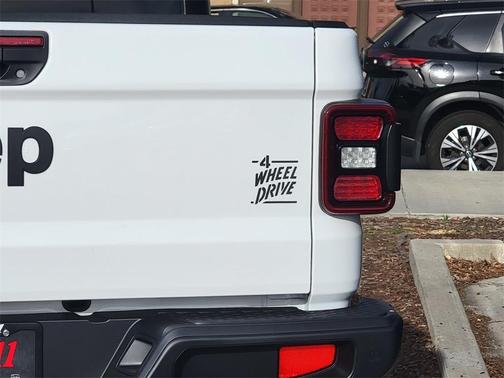 2026 Jeep Gladiator Sport