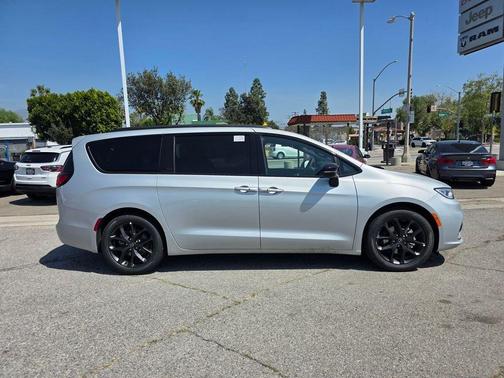 Silver 2026 Chrysler Pacifica Limited