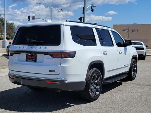 2022 Jeep Wagoneer Series II