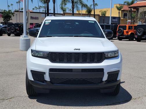 2025 Jeep Grand Cherokee L Laredo