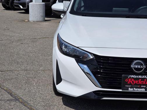 Aspen White 2025 Nissan Sentra SV