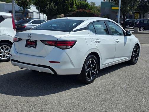 Aspen White 2025 Nissan Sentra SV