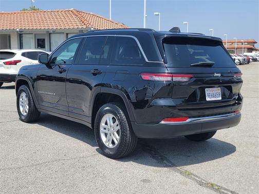 2023 Jeep Grand Cherokee Laredo