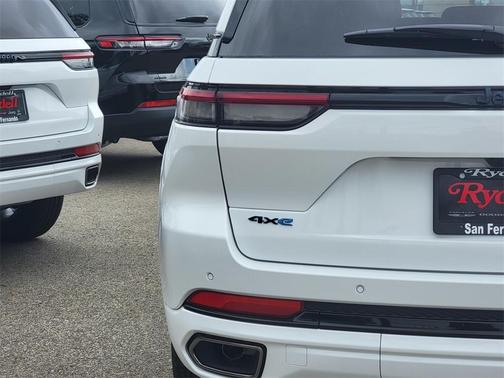 2025 Jeep Grand Cherokee 4xe Base