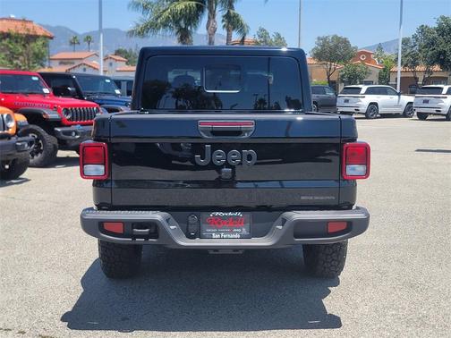 2025 Jeep Gladiator Sport