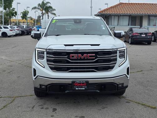White 2025 GMC Sierra 1500 SLT