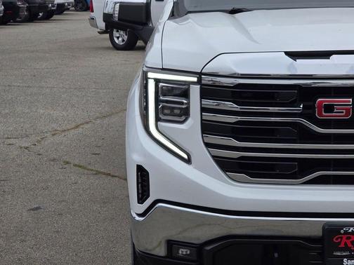 White 2025 GMC Sierra 1500 SLT