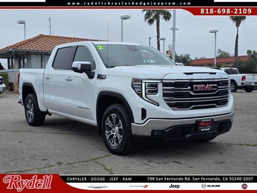 White 2025 GMC Sierra 1500 SLT