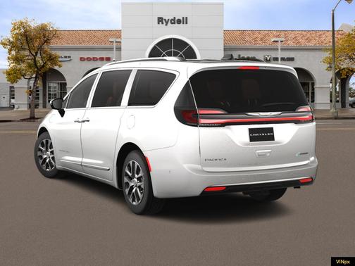 2025 Chrysler Pacifica Hybrid Pinnacle