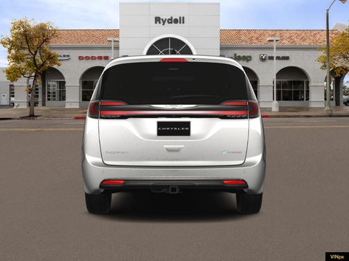 2025 Chrysler Pacifica Hybrid Pinnacle