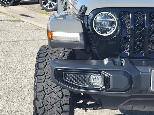 2022 Jeep Gladiator Sport