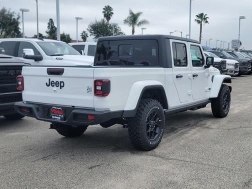 2026 Jeep Gladiator Sport