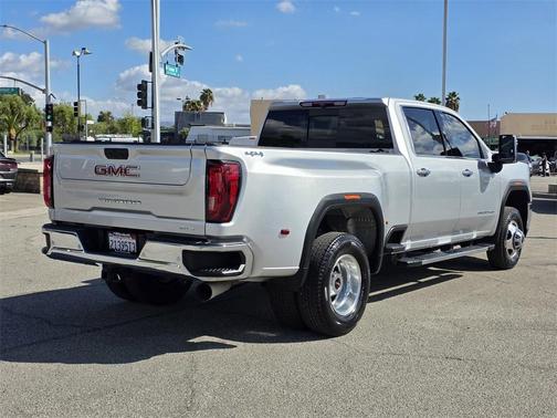 2023 GMC Sierra 3500 SLT