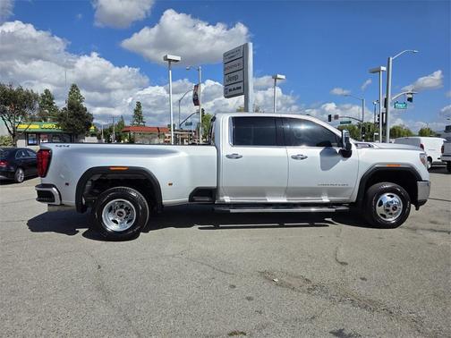 2023 GMC Sierra 3500 SLT