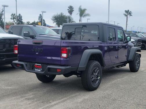 2026 Jeep Gladiator Sport