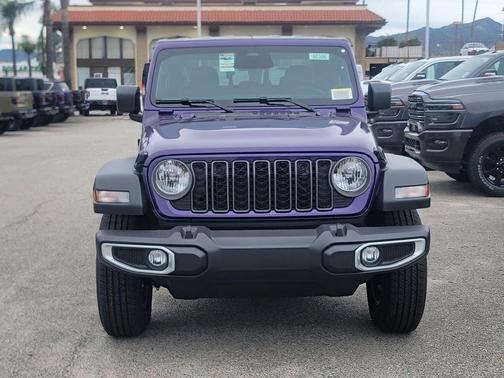 2026 Jeep Gladiator Sport