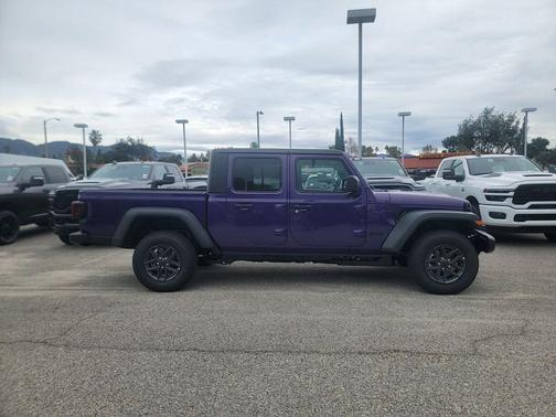 2026 Jeep Gladiator Sport