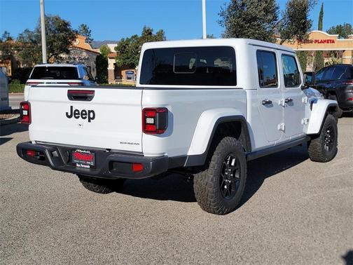 2025 Jeep Gladiator Sport
