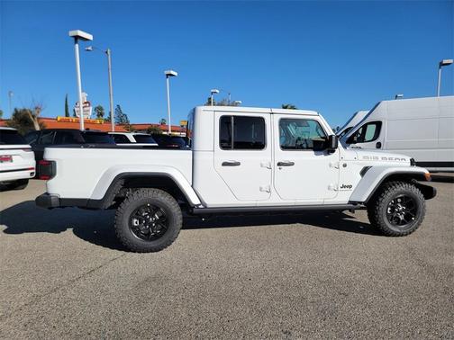 2025 Jeep Gladiator Sport