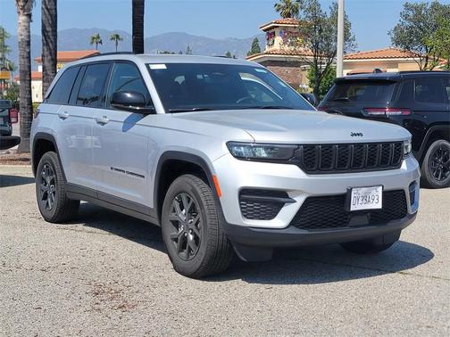 2024 Jeep Grand Cherokee Laredo