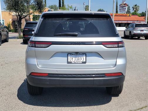 2024 Jeep Grand Cherokee Laredo