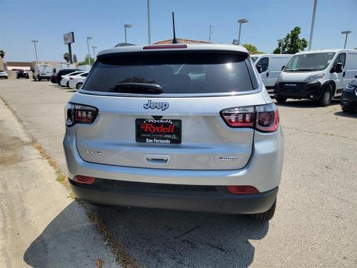2025 Jeep Compass Latitude