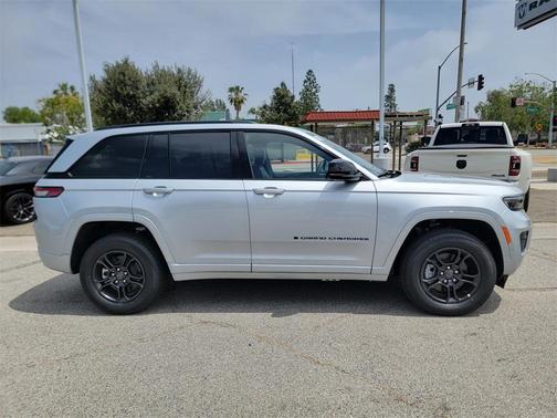 2025 Jeep Grand Cherokee 4xe Base