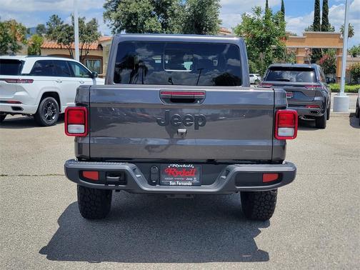 2025 Jeep Gladiator Sport