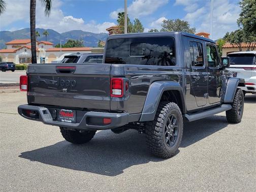 2025 Jeep Gladiator Sport