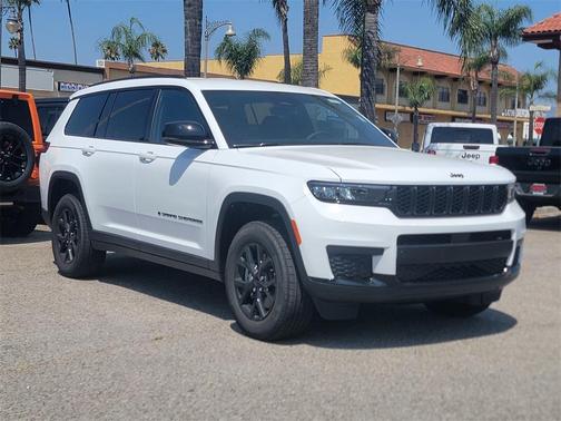 2025 Jeep Grand Cherokee L Laredo
