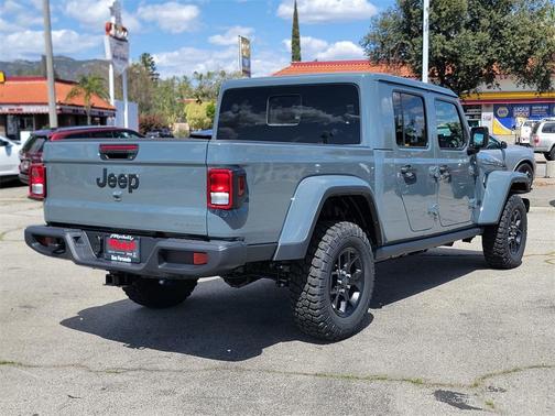 2025 Jeep Gladiator Sport