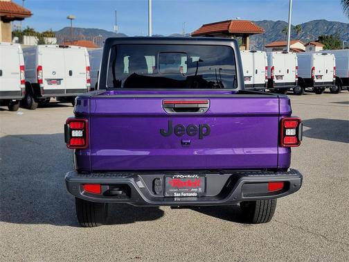 2026 Jeep Gladiator Sport