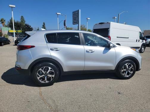 2022 Kia Sportage LX