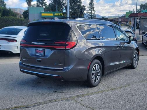 2021 Chrysler Pacifica Hybrid Touring L
