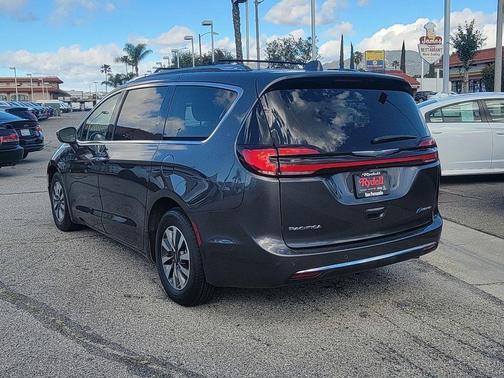 2021 Chrysler Pacifica Hybrid Touring L