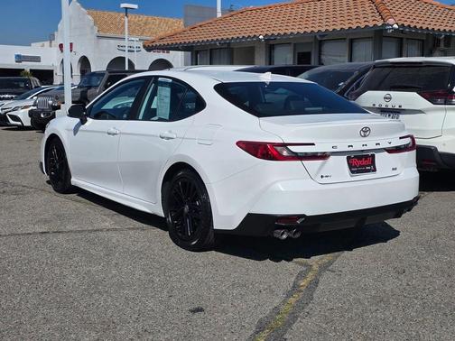 White 2025 Toyota Camry SE
