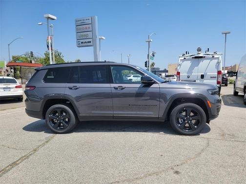 2025 Jeep Grand Cherokee L Laredo