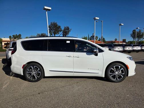 2026 Chrysler Pacifica Pinnacle