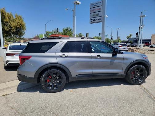 2022 Ford Explorer ST