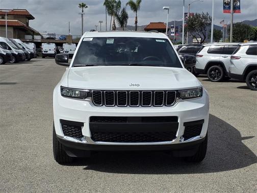 2025 Jeep Grand Cherokee L Laredo