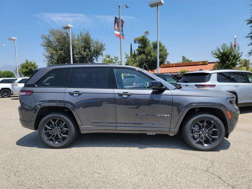 2025 Jeep Grand Cherokee 4xe Base