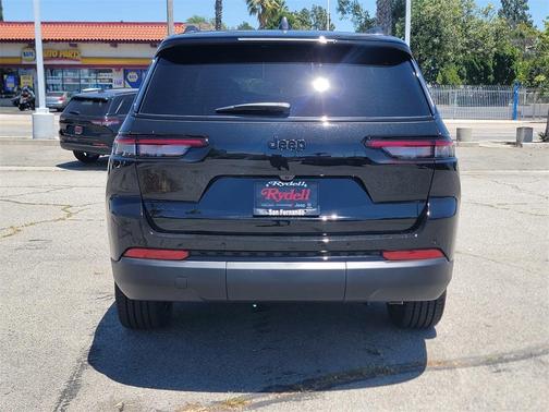 2025 Jeep Grand Cherokee L Laredo