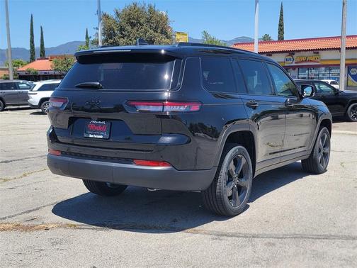2025 Jeep Grand Cherokee L Laredo